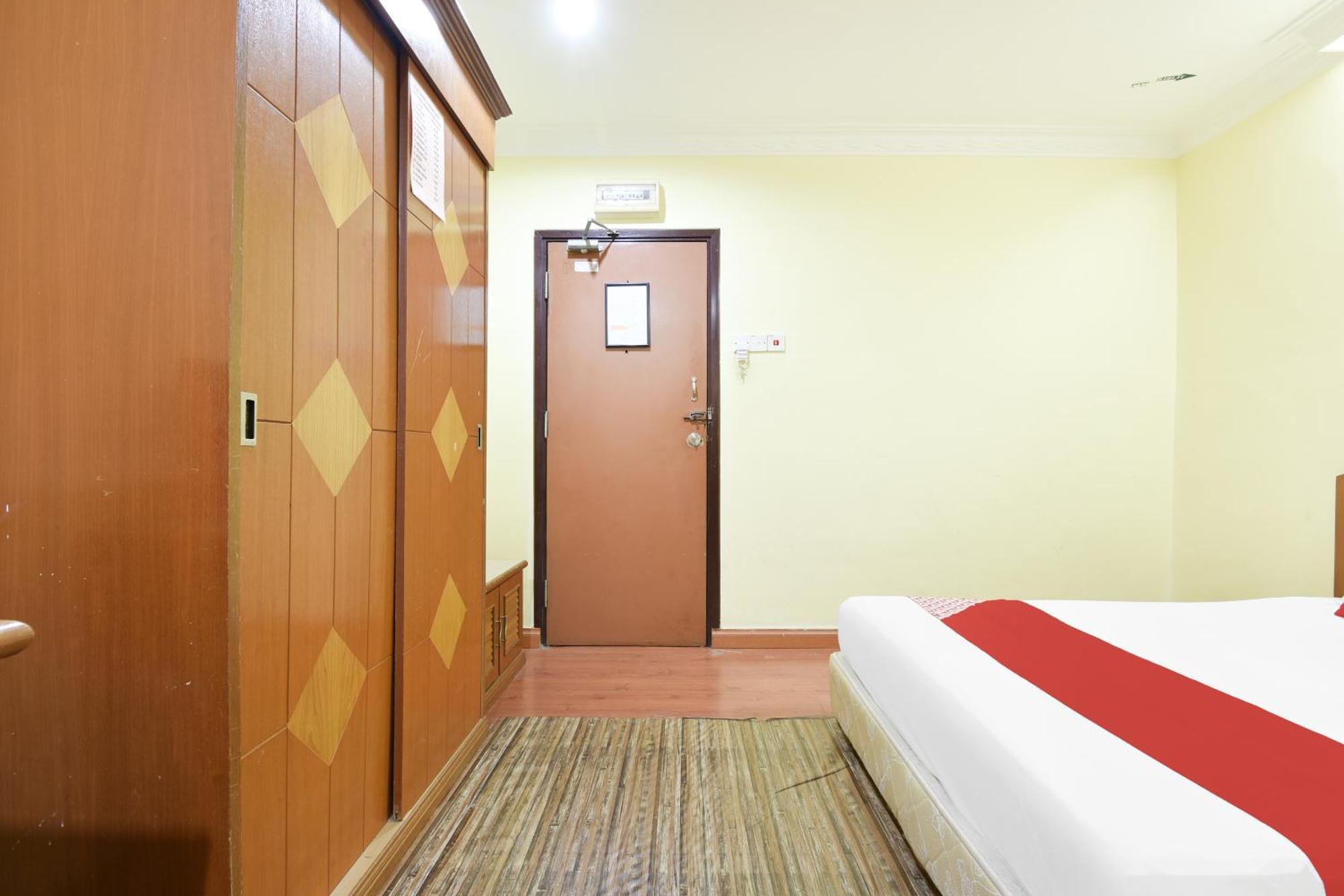Hotel O Kota Bharu Near War Museum Formerly Azam Hotel ภายนอก รูปภาพ